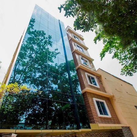 Hotel Gulshan Lake View 다카 외부 사진
