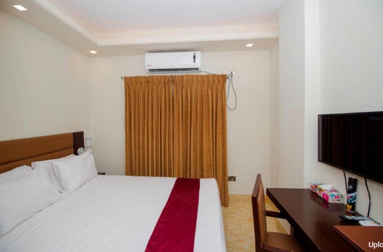 Hotel Gulshan Lake View 다카 외부 사진