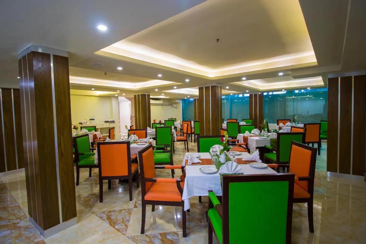 Hotel Gulshan Lake View 다카 외부 사진