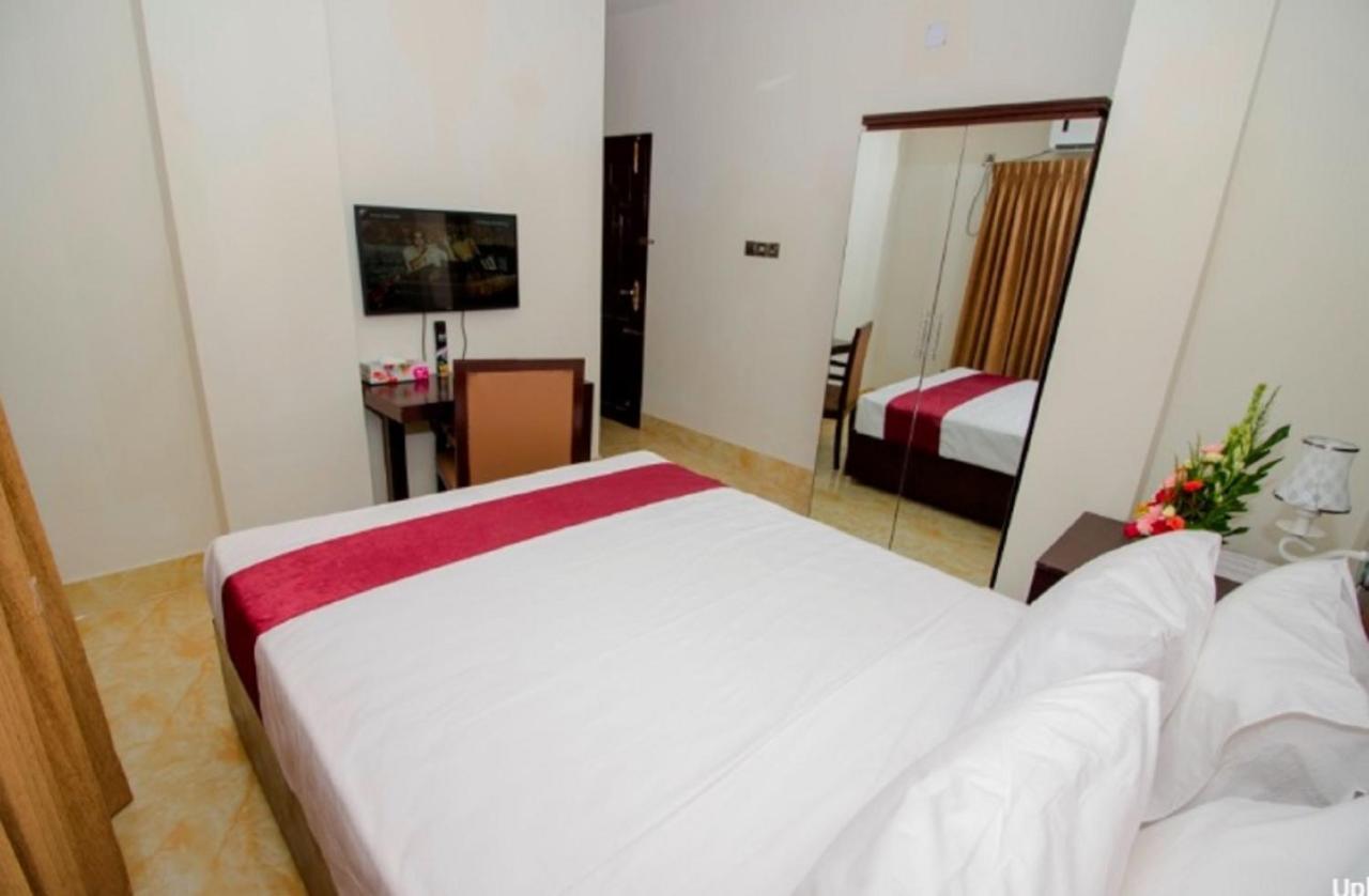Hotel Gulshan Lake View 다카 외부 사진