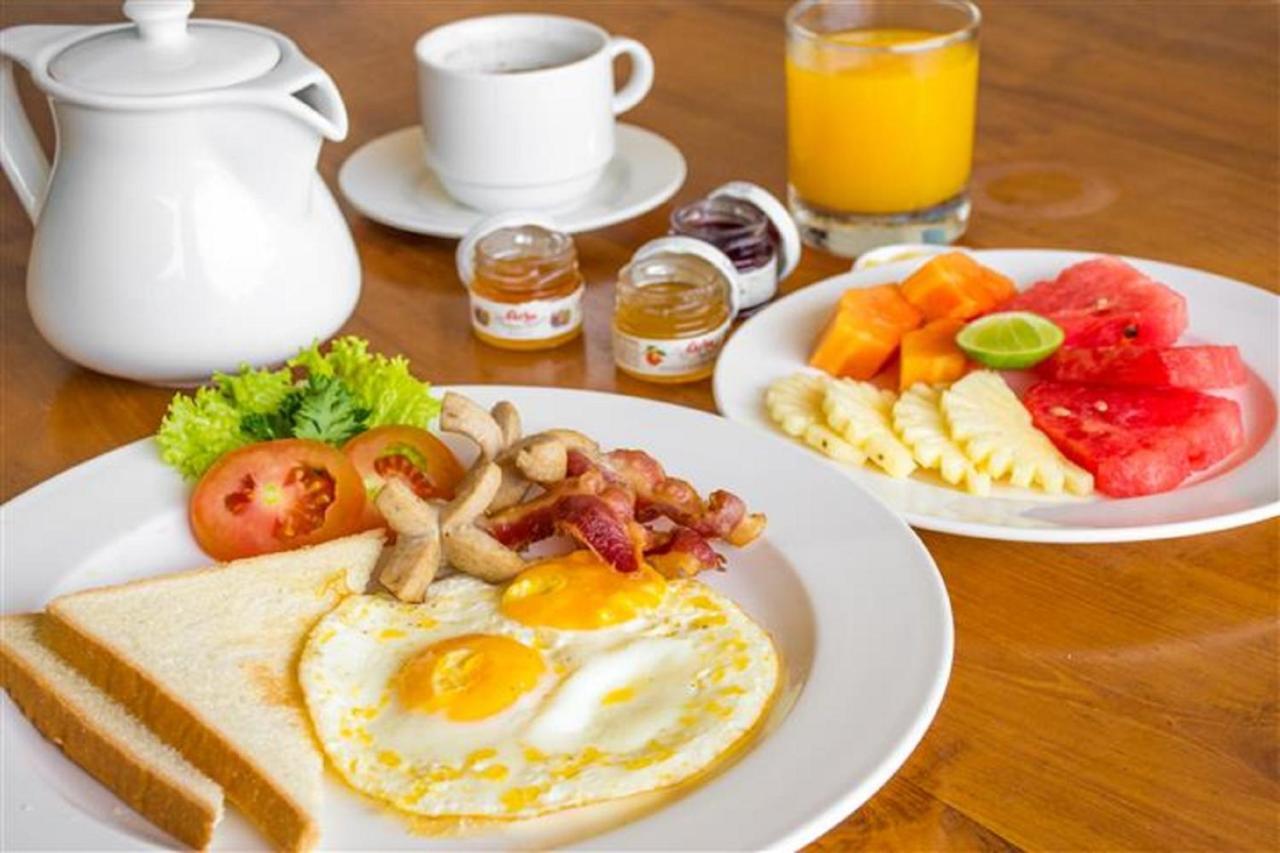 Hotel Gulshan Lake View 다카 외부 사진